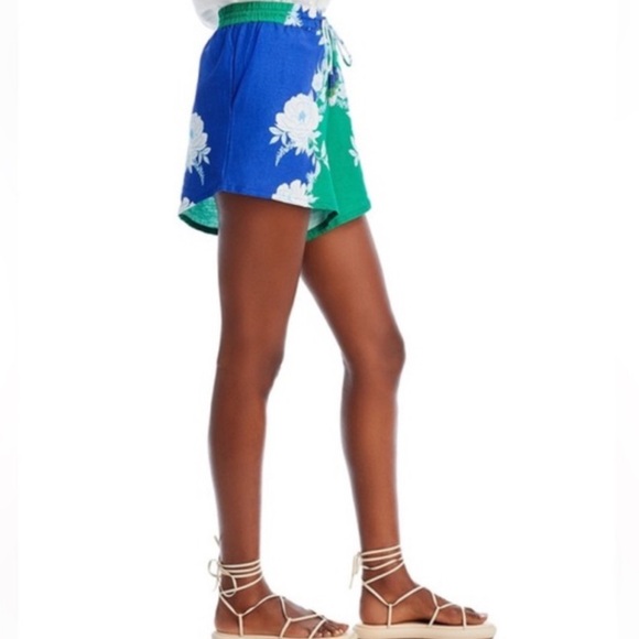 NWT FARM RIO Soft Garden Shorts - Picture 5 of 16